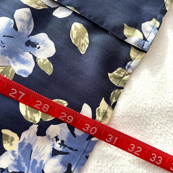 JoS A Banks Navy 100% Silk Hawaiian Tropical Short Sleeve Button Down Top (M) - Picture 15 of 15